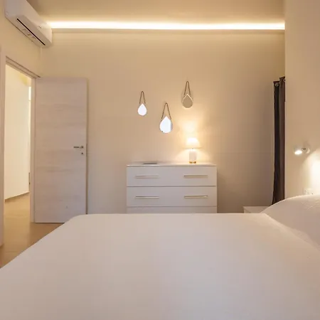 Les Pieds Dans L'eau With Parking Appartement Chiavari